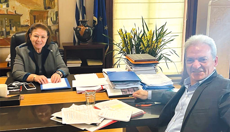 Επαφές Καλοκαιρινού με υπουργούς