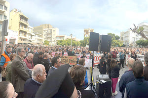 Αγωνιούν στον Άγιο Νικόλαο για το νοσοκομείο τους