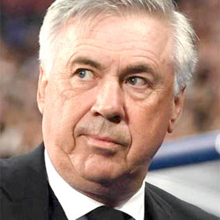 Στα 60 του χρόνια ο Ισπανός δεν είναι συνταξιούχος. Υπάρχουν προπονητές που είναι μεγαλύτεροι σε ηλικία και τα καταφέρνουν μια χαρά στους πάγκους (Κάρλος Αντσελότι στα 64, Μαουρίτσιο Σάρι-64, Ράφα Μπενίτεθ-63, Κλαούντιο Ρανιέρι-72, Φερνάντο Σάντος-69 και πολλοί άλλοι ακόμα).