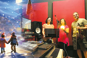 Τρεις Κρητικοπούλες δημιούργησαν το δικό τους χριστουγεννιάτικο τραγούδι