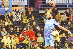 O Ρένφρο κέρδισε τον διαγωνισμό καρφωμάτων