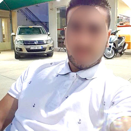 Ο 28χρονος Γιάννης φέρει διαμπερές τραύμα στο μάγουλο