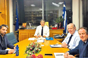 ΣΥΝΑΝΤΗΣΕΙΣ ΣΥΝΔΕΣΜΟΥ ΕΞΑΓΩΓΕΩΝ ΚΡΗΤΗΣ ΣΤΟ ΥΠΟΥΡΓΕΙΟ ΑΓΡΟΤΙΚΗΣ ΑΝΑΠΤΥΞΗΣ ΚΑΙ ΤΡΟΦΙΜΩΝ Οι προτάσεις για ενίσχυση των εξαγωγών και το ελαιόλαδο