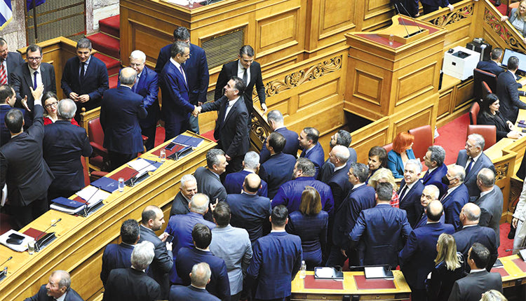 Με τις ψήφους της συμπολίτευσης πέρασε ο προϋπολογισμός