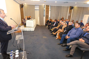 Θέματα ΒΟΑΚ, ΕΣΠΑ και Ταμείου Ανάκαμψης έθεσε μεταξύ άλλων στο πλαίσιο ενημέρωσης των περιφερειακών συμβούλων ο Σταύρος Αρναουτάκης