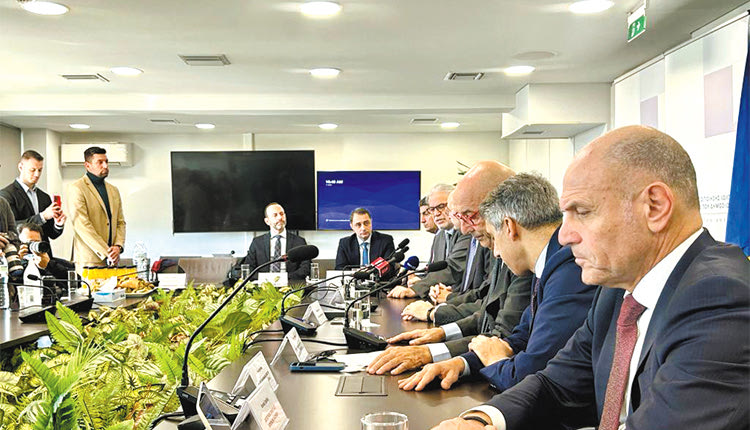 Από την υπογραφή της σύμβασης στα γραφεία του ΤΑΙΠΕΔ
