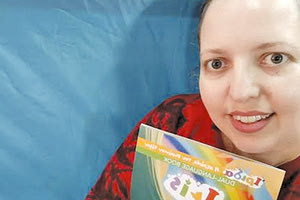 Ένα μοναδικό στο είδος του παραμύθι, με τίτλο «Ίριδα, η νεράιδα του Ουράνιου Τόξου» έγραψε με πολλή αγάπη και γνώση για την παιδική ψυχή  η εκπαιδευτικός και συγγραφέως Σοφία  Ζωράκη