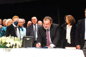 Τους συνεργάτες του ανακοίνωσε ο Β. Κεγκέρογλου