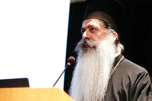 Σε κήρυγμα κατά των γάμων των ομόφυλων ζευγαριών και υπέρ της «παραδοσιακής, ελληνικής, ορθόδοξης οικογένειας» την οποία «στηρίζουμε», εξελίχθηκε ο χαιρετισμός του Μητροπολίτη Φθιώτιδος Συμεών σε χριστουγεννιάτικη εκδήλωση του Ωδείου της Μητρόπολής του.