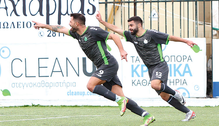 Ο Καϊμακαμούδης (νο9)  έχει σκοράρει και πανηγυρίζει 