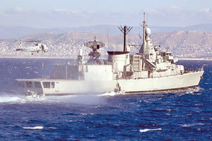 Ελληνική φρεγάτα στέλνει ο Ν. Δένδιας στην Ερυθρά Θάλασσα. Έντονες οι αντιδράσεις των κομμάτων