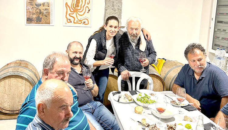 Η ΟΙΝΟΠΟΙΟΣ ΗΛΙΑΝΑ ΜΑΛΙΧΙΝ ΣΤΗΝ “Π”«Με εξιτάρει η ιστορία του παλιού αμπελιού»