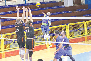 Ο Μονιάκης της ΓΕΗ σε μία προσπάθειά του στον αγώνα με την Ολυμπιάδα