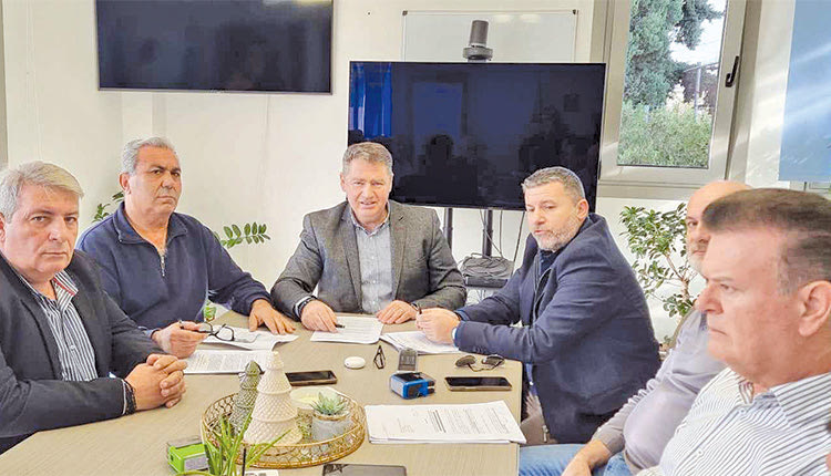 Από την υπογραφή της σύμβασης