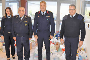 Τρόφιμα και είδη πρώτης ανάγκης συγκέντρωσαν οι αστυνομικοί