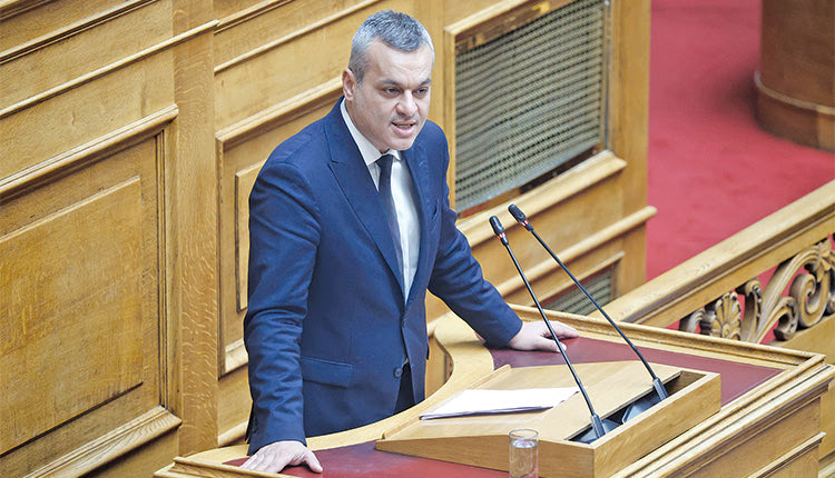 Ο Χάρης Μαμουλάκης