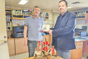 Από την επίσκεψη του κ. Παπαδάκη στο πλοίο