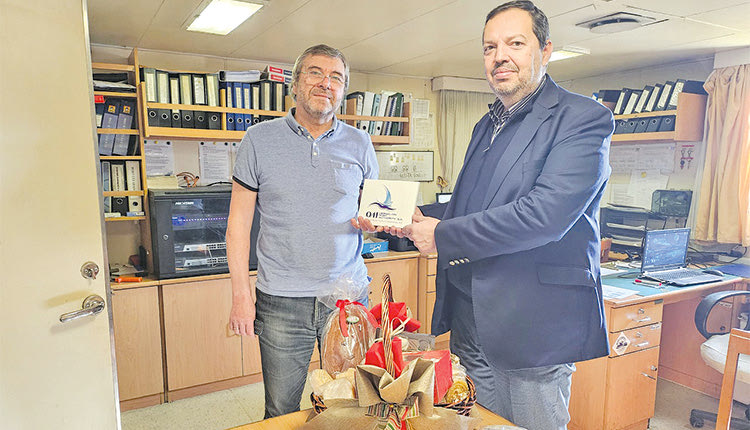 Από την επίσκεψη του κ. Παπαδάκη στο πλοίο