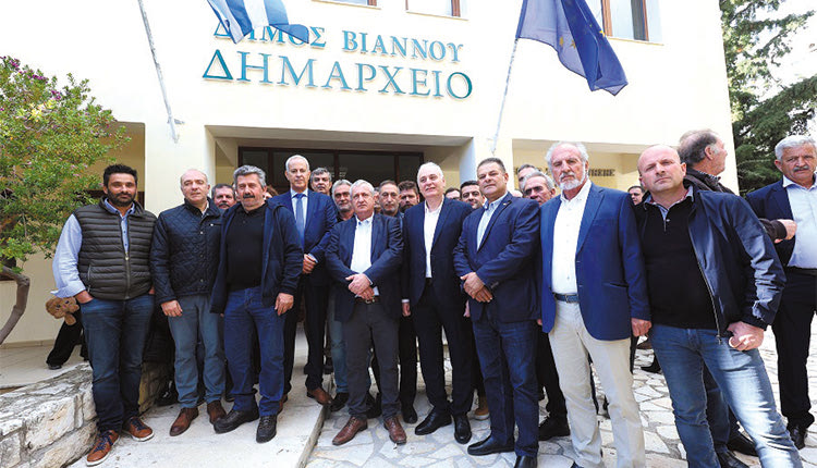 Ο ΠΑΥΛΟΣ ΜΠΑΡΙΤΑΚΗΣ ΣΤΗΝ “Π” 
“Η επιστροφή στη Βιάννο είναι δύσκολη, αλλά συγκινητική” 