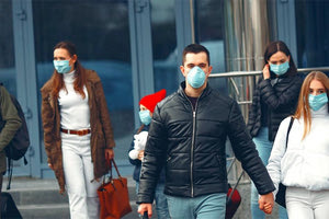 ΣΕ ΚΛΕΙΣΤΟΥΣ ΧΩΡΟΥΣ, ΝΟΣΟΚΟΜΕΙΑ Μετά τα αυξημένα κρούσματα προτείνεται χρήση μάσκας