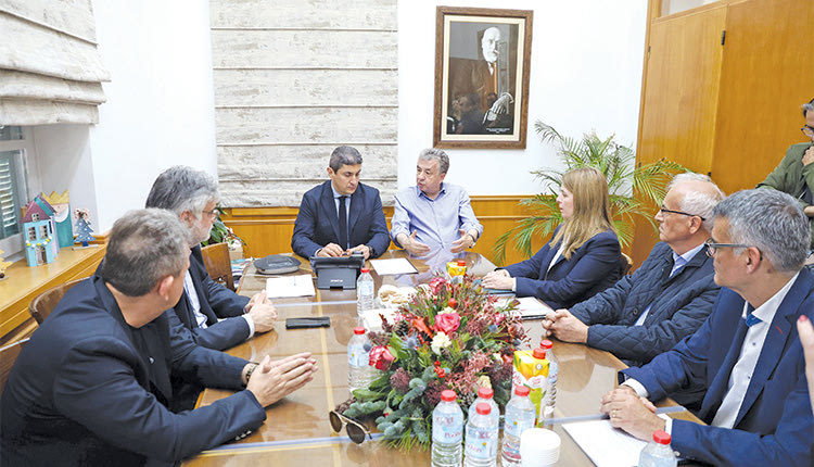 Από την υπογραφή της σύμβασης