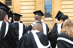 ΑΓΩΝΙΣΤΙΚΗ ΣΥΣΠΕΙΡΩΣΗ ΕΚΠΑΙΔΕΥΤΙΚΩΝ Casus belli αποτελεί η απόφαση για ιδιωτικά – μη κρατικά πανεπιστήμια