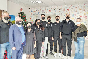 Από την επίσκεψη του τμήματος βόλεϊ του ΟΦΗ στην «Ηλιαχτίδα»