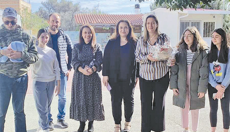 Τα Χριστούγεννα ήρθαν και φέτος στο ΓΕΛ Αγίας Βαρβάρας