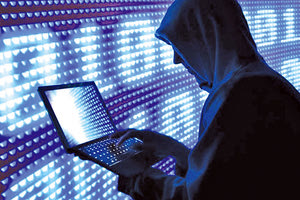 30χρονος συνελήφθη για ενδοοικογενειακή απειλή, εξύβριση και συκοφαντική δυσφήμηση, μέσω διαδικτύου