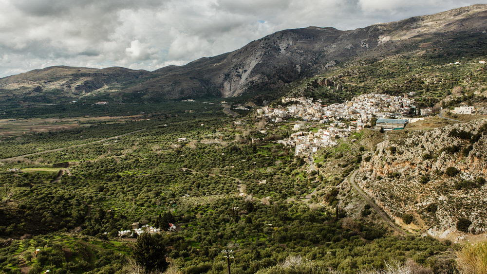Κοσμήματα και… ελαιόλαδο η λεία του κλέφτη σε χωριό της επαρχίας Βιάννου