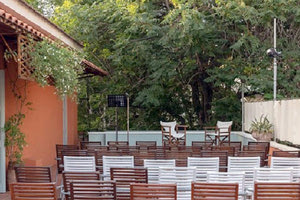 στον Αίθριο Χώρο του Θεάτρου Κυδωνία