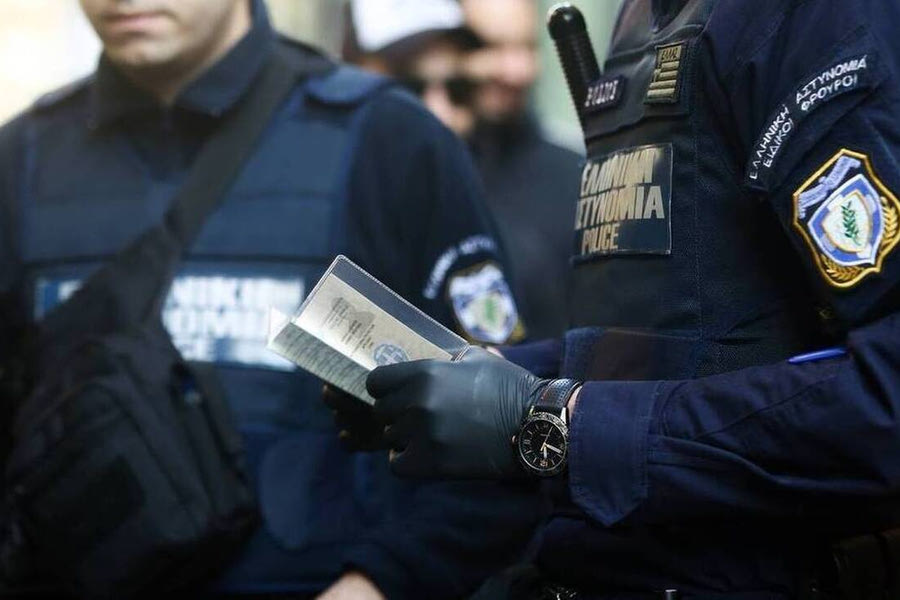 Σύλληψη αστυνομικού στο Ηράκλειο- Οδηγούσε ασθενοφόρο που ανήκει στον ιδιοκτήτη του γηροκομείου όπου πέθανε η 92χρονη, αλλά είχε μισθωθεί σε τρίτο πρόσωπο