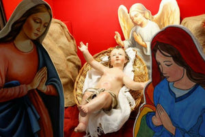 Μια βλάσφημη φάτνη με δύο μητέρες προκαλεί αντιδράσεις!