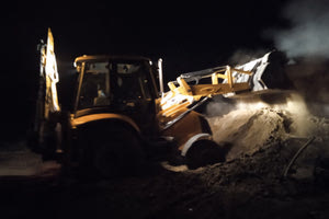 Στο πόδι η πυροσβεστική από φωτιά σε αυτοσχέδια χωματερή στο Κορακοβούνι