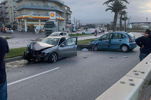 Τροχαίο ατύχημα το απόγευμα των Χριστουγέννων στην παραλιακή λεωφόρο