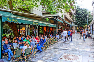 Γέμισε Κρητικούς δημάρχους το Κολωνάκι