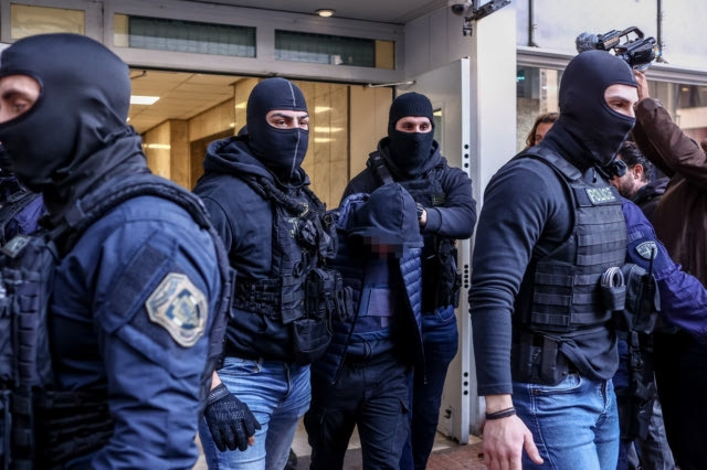 Σήμερα η απολογία του 18χρονου για τα επεισόδια στου Ρέντη- Βρέθηκε πυρίτιδα στα χέρια του