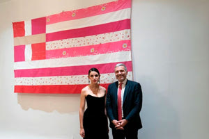 Πόλεμος για τη…ροζ “ελληνική” σημαία!