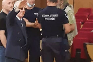 ΚΩΣΤΑΣ ΠΛΕΥΡΗΣ