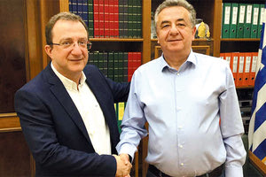 Ο καρδιολόγος του ΠΑΓΝΗ Βαγγέλης Ζάχαρης κατεβαίνει υποψήφιος περιφερειακός σύμβουλος με τον Σταύρο Αρναουτάκη και σίγουρα αξίζει την ψήφο μας.