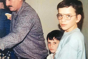 Με μια φωτογραφία των παιδικών του χρόνων θέλησε να ευχηθεί στους πολυάριθμους φίλους του στα μέσα κοινωνικής δικτύωσης ο πρώην αντιδήμαρχος και νυν περιφερειακός σύμβουλος Γιάννης Αναστασάκης,