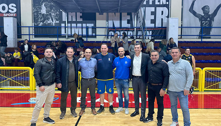 Ο πρόεδρος του ΕΑΚΗ κ. Παντελλίδης με τους διοργανωτές