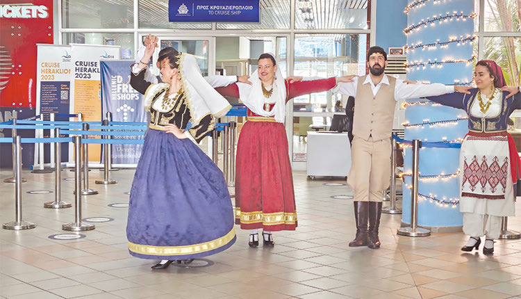 Εκδήλωση για την υποδοχή του τελευταίου κρουαζιερόπλοιου της χρονιάς 