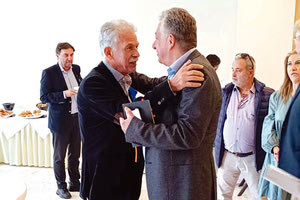 «Έλα εδώ να σε αγκαλιάσω!»