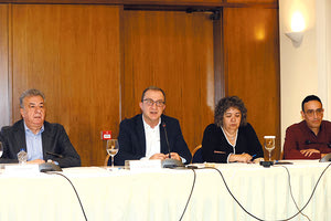 Ο Ευάγγελος Ζάχαρης επανεξελέγη πρόεδρος στο Περιφερειακό Συμβούλιο