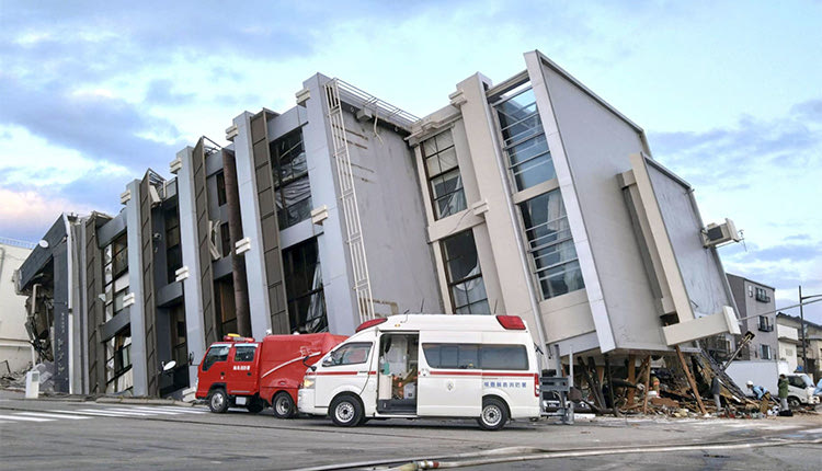 ΣΤΟΥΣ 55 ΟΙ ΝΕΚΡΟΙ
Με τις μικρότερες δυνατές απώλειες η Ιαπωνία από τον σεισμό των 7,6 ρίχτερ
