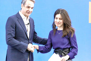 ΠΟΙΑ ΕΙΝΑΙ Η ΙΩΑΝΝΑ ΛΥΤΡΙΒΗ Από το Πανεπιστήμιο Κρήτης πήρε τους ανώτατους τίτλους σπουδών η νέα υφυπουργός Παιδείας