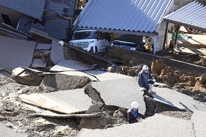Μεγαλώνει ο αριθμός των νεκρών από το σεισμό