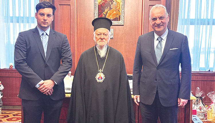 ο ευρωβουλευτής της ΝΔ  Μανόλης Κεφαλογιάννης με τον γιο του Κωνσταντίνο.