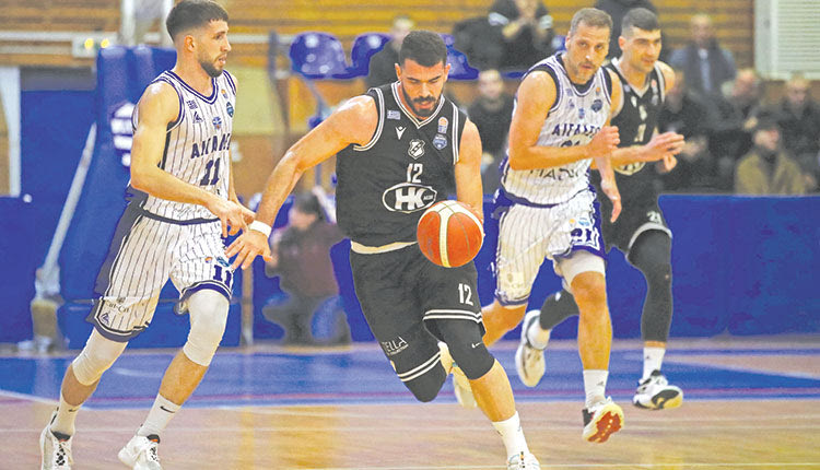 Ο Σταμπουλής σε φάση από το ματς του ΟΦΗ στο Αιγάλεω